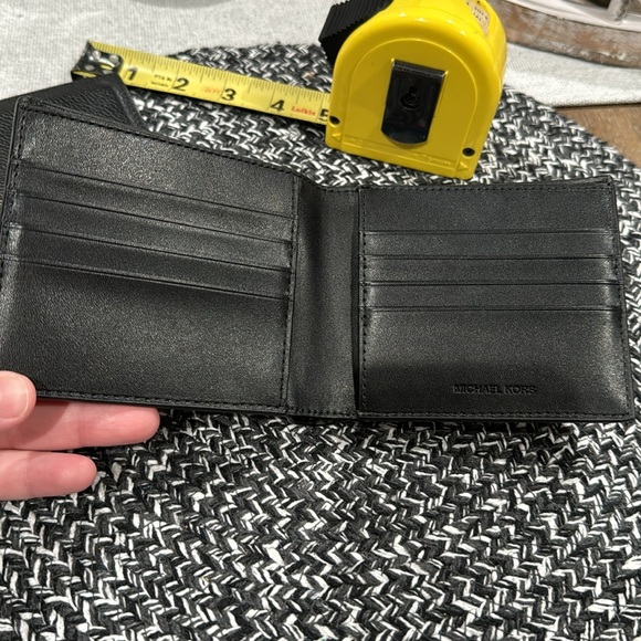 Men’s black Michael Kors pebbled leather wallet - Picture 4 of 11